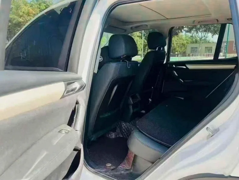 宝马X3 后面外观一