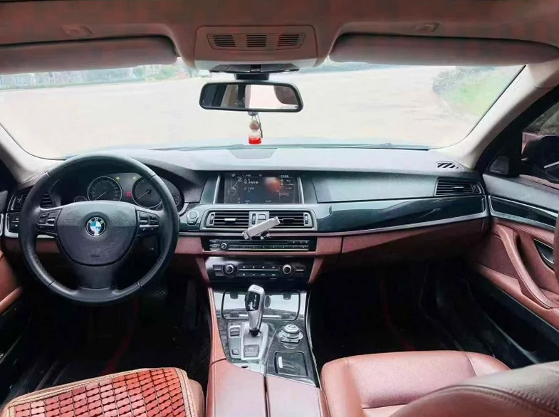 宝马5系 后面外观一