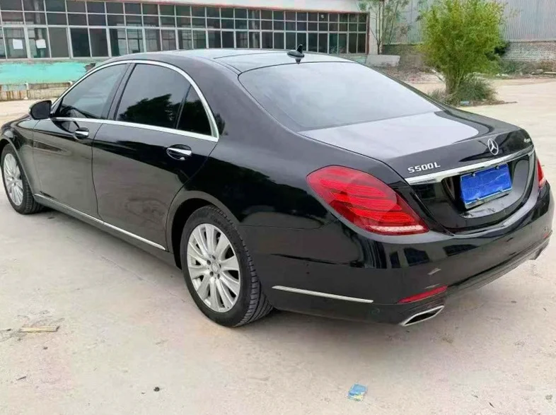 奔驰S 内饰后排