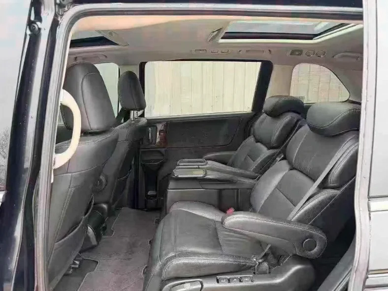 本田艾力绅 后面外观三