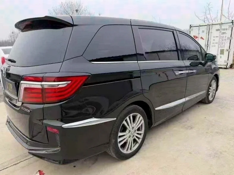 本田艾力绅 内饰前排