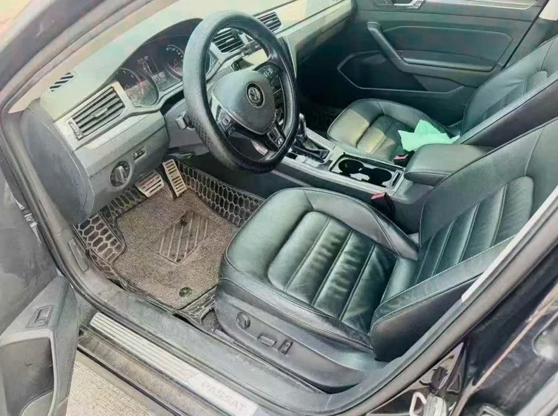 大众帕萨特 后面外观一