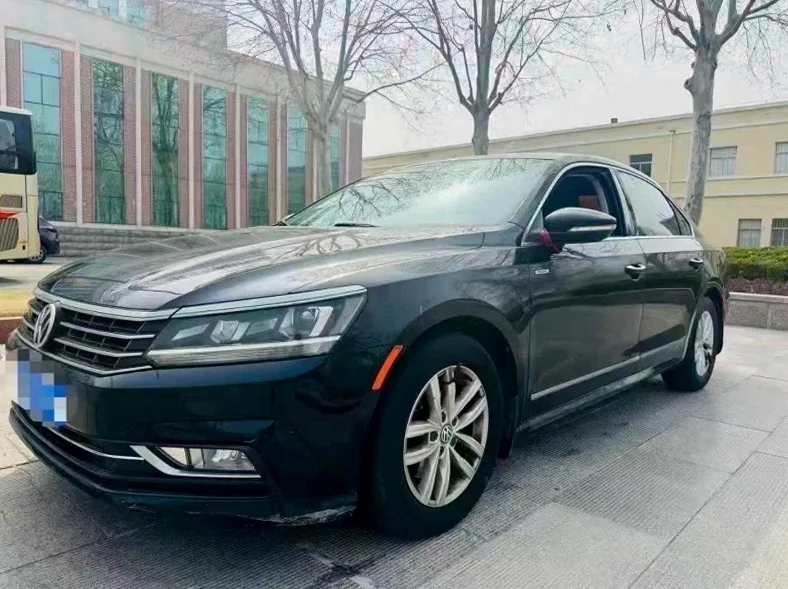 大众帕萨特 正面外观二
