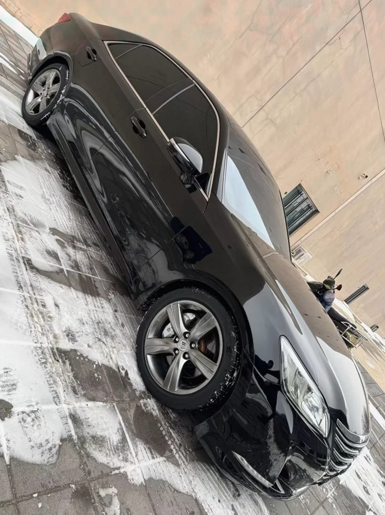 丰田皇冠 正面外观二