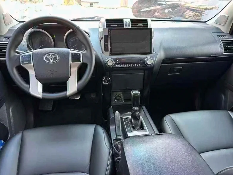 丰田普拉多 后面外观二