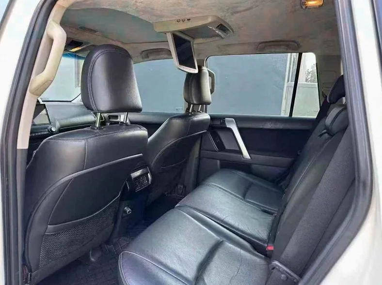 丰田普拉多 后面外观三