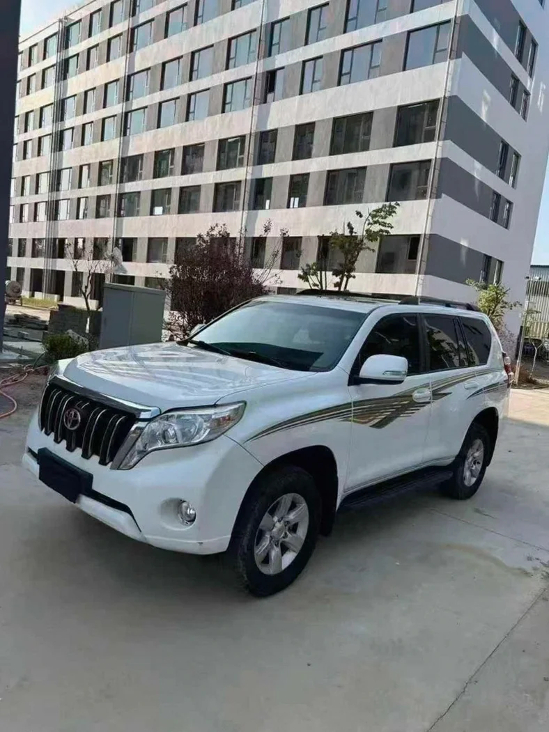 丰田普拉多 正面外观三