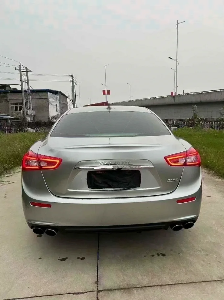 玛莎拉蒂Ghibli 驾驶室