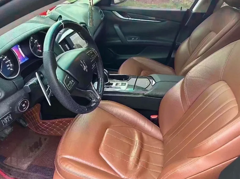 玛莎拉蒂Ghibli 后面外观一