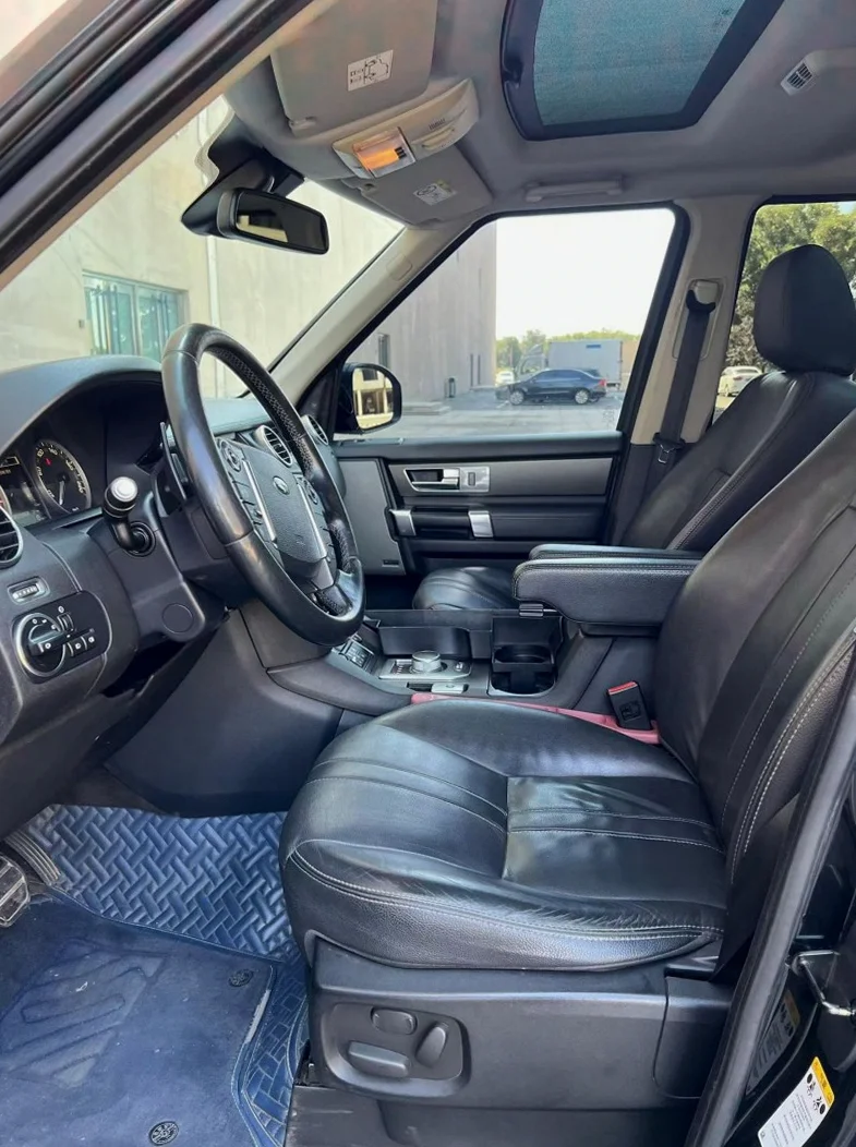 路虎发现 后面外观二