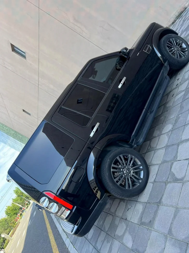 路虎发现 内饰后排