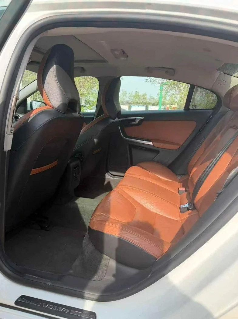 沃尔沃S60L 后面外观二