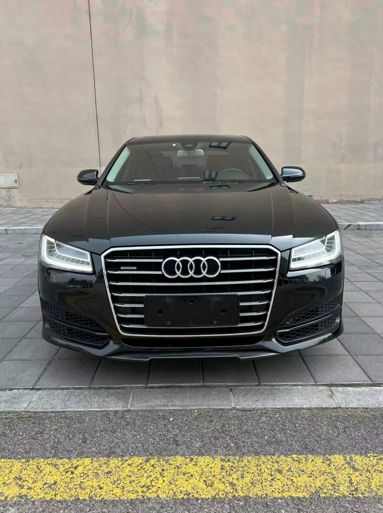 17年奥迪A8L卓越先锋版