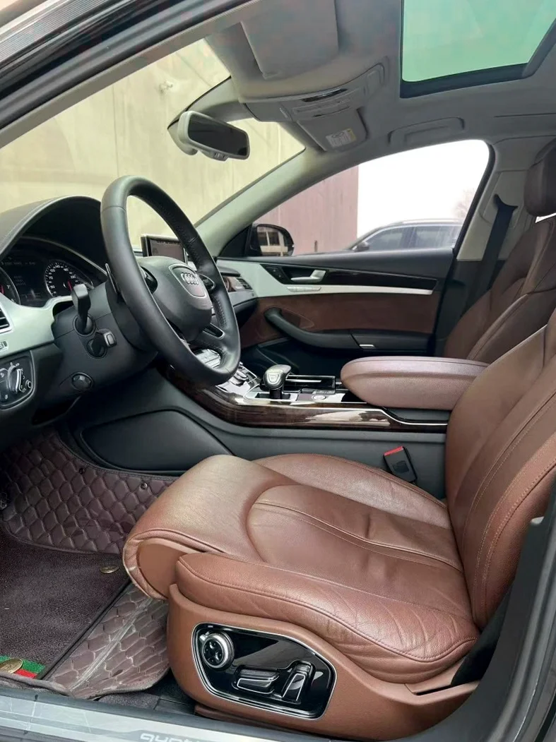 奥迪A8L 正面外观三