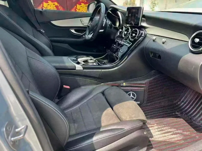 奔驰C 后面外观二