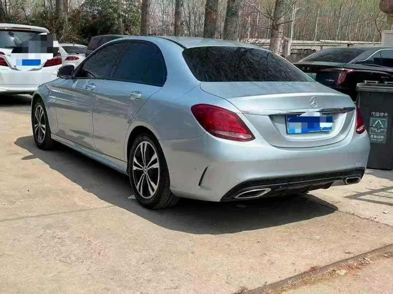 奔驰C 内饰前排