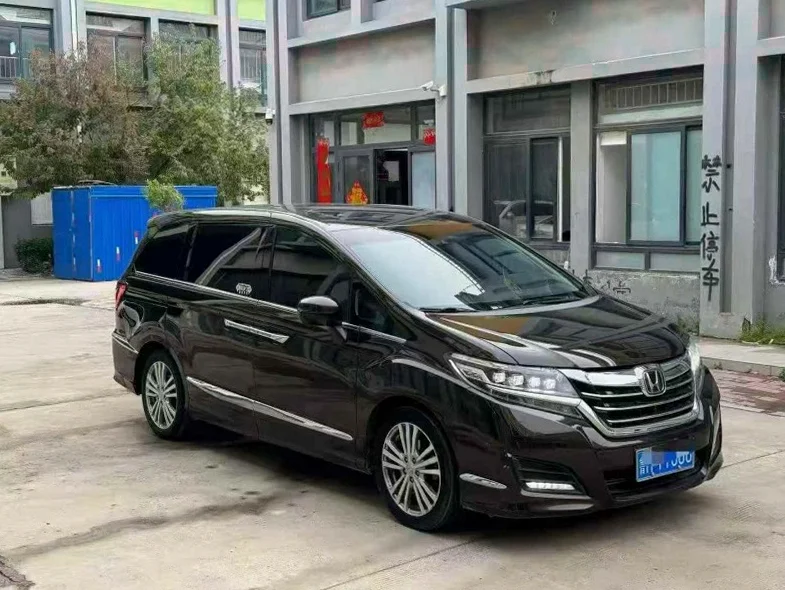 本田艾力绅 正面外观三