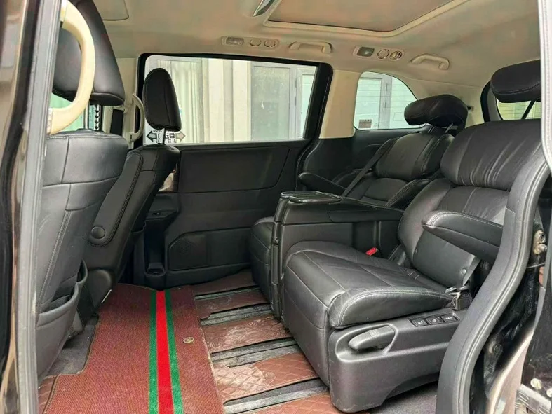 本田艾力绅 后面外观二