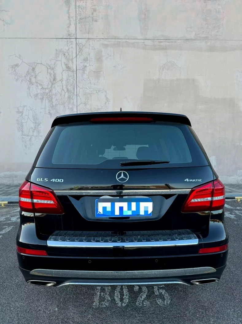 奔驰GLS 内饰后排