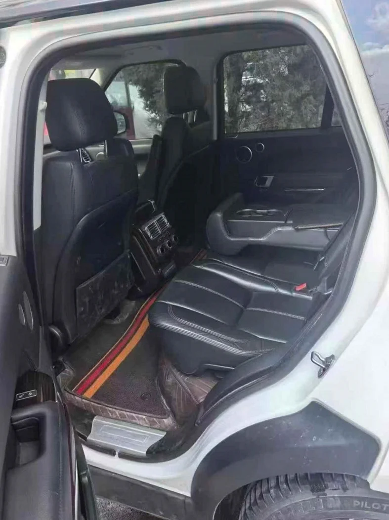 路虎揽胜行政 后面外观一