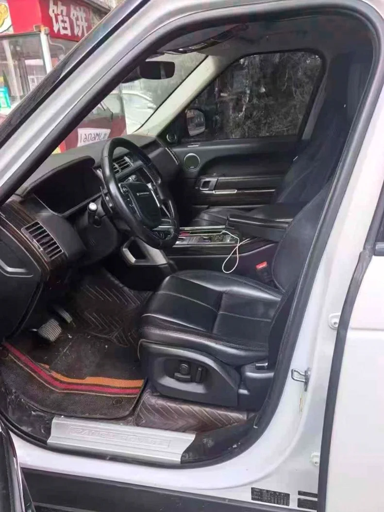 路虎揽胜行政 后面外观二