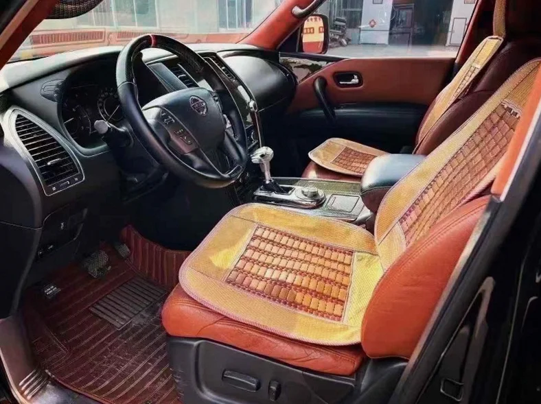 日产途乐 后面外观一