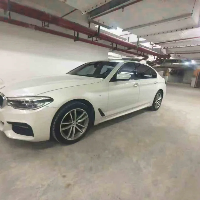 宝马5系 正面外观三