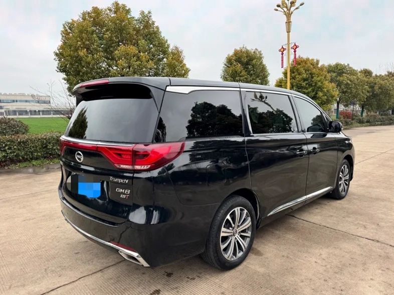 传祺M8 后面外观一