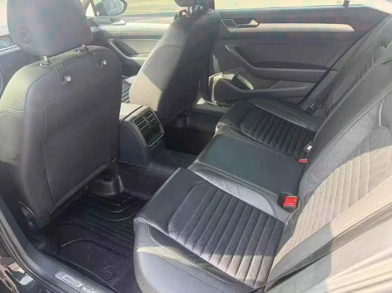 大众迈腾 后面外观一