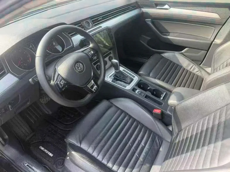 大众迈腾 后面外观一