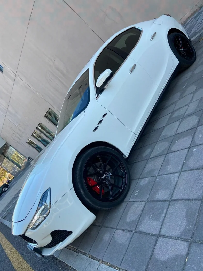 玛莎拉蒂Ghibli 正面外观二