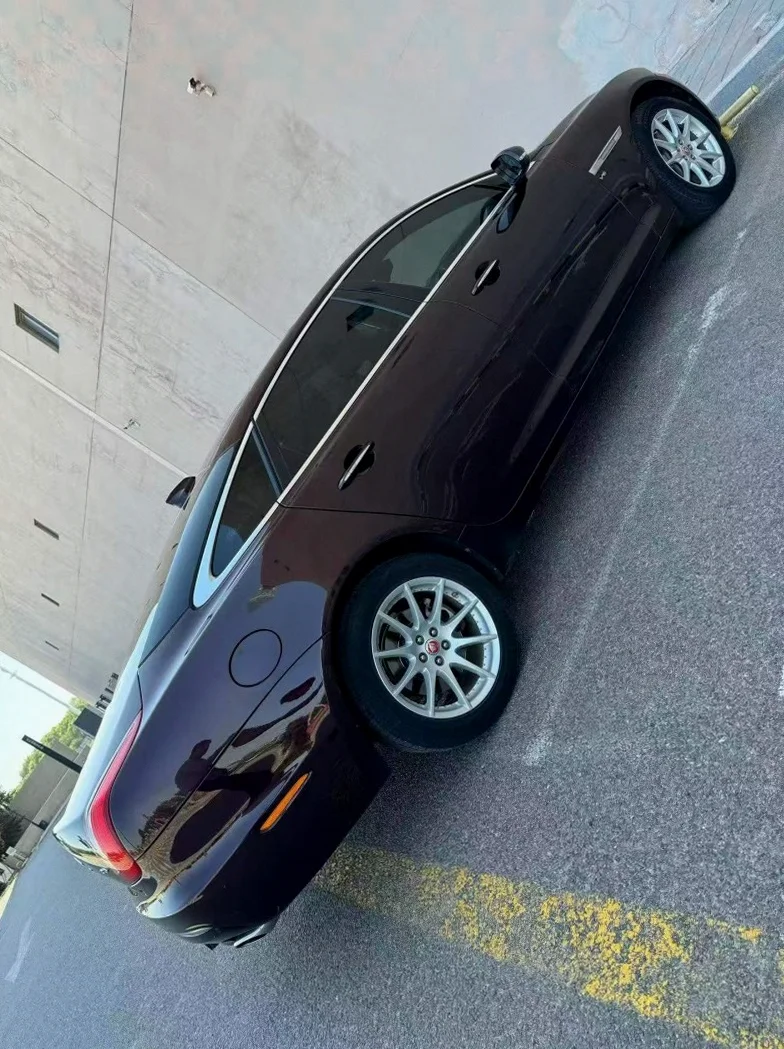 捷豹XJL 内饰前排