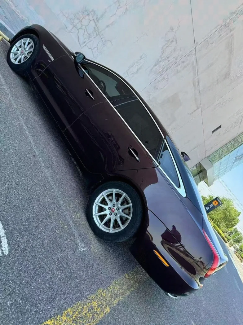 捷豹XJL 后面外观三