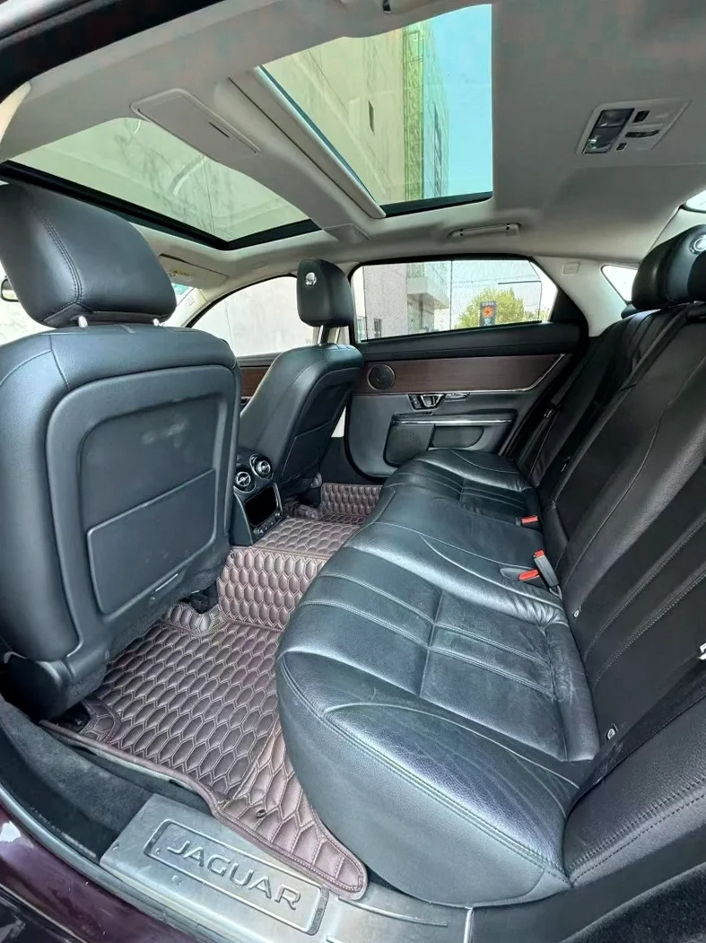 捷豹XJL 驾驶室