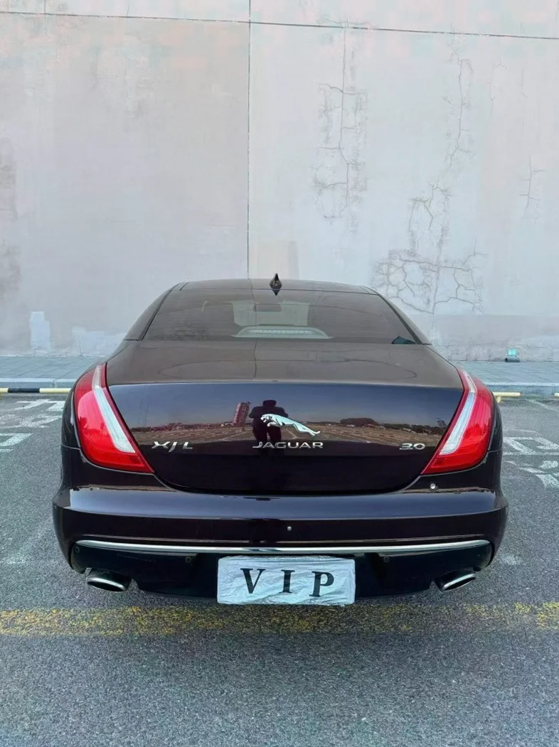 捷豹XJL 内饰后排