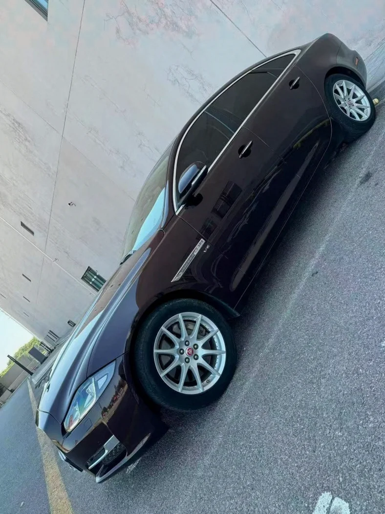 捷豹XJL 正面外观二