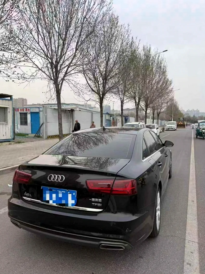 奥迪A6L 内饰后排