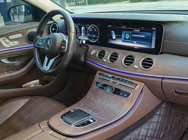 奔驰E 后面外观三