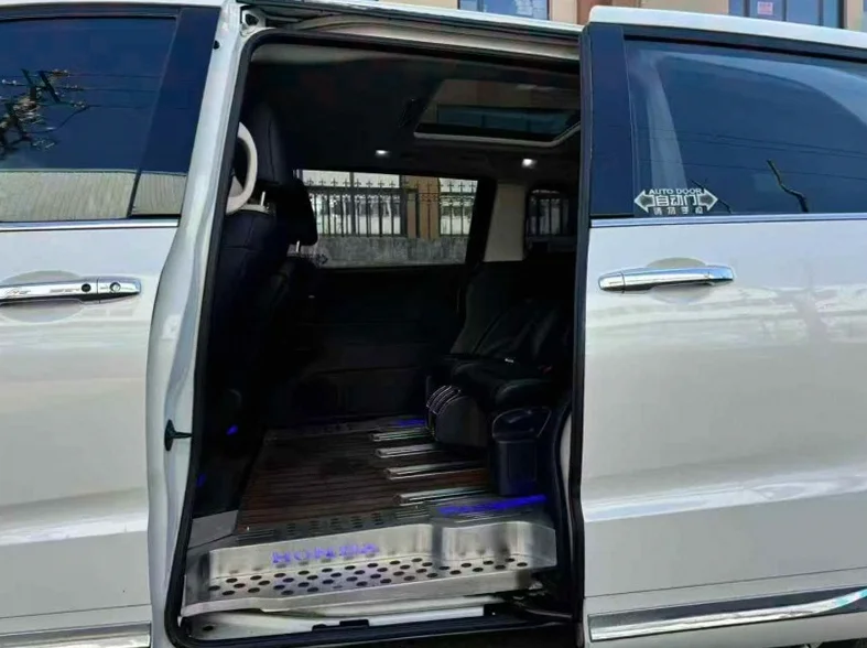 本田奥德赛 后面外观一