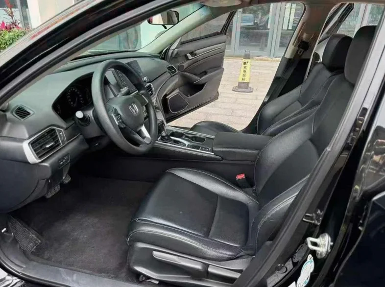 本田雅阁 后面外观二