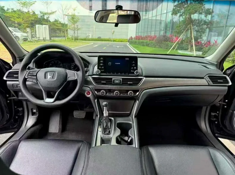 本田雅阁 正面外观三