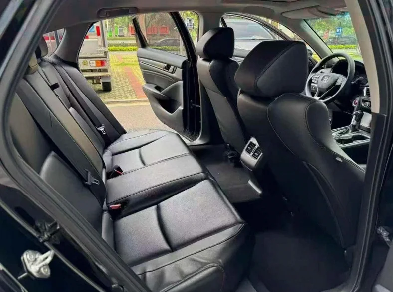 本田雅阁 后面外观三