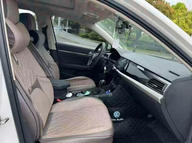 大众朗逸 后面外观一