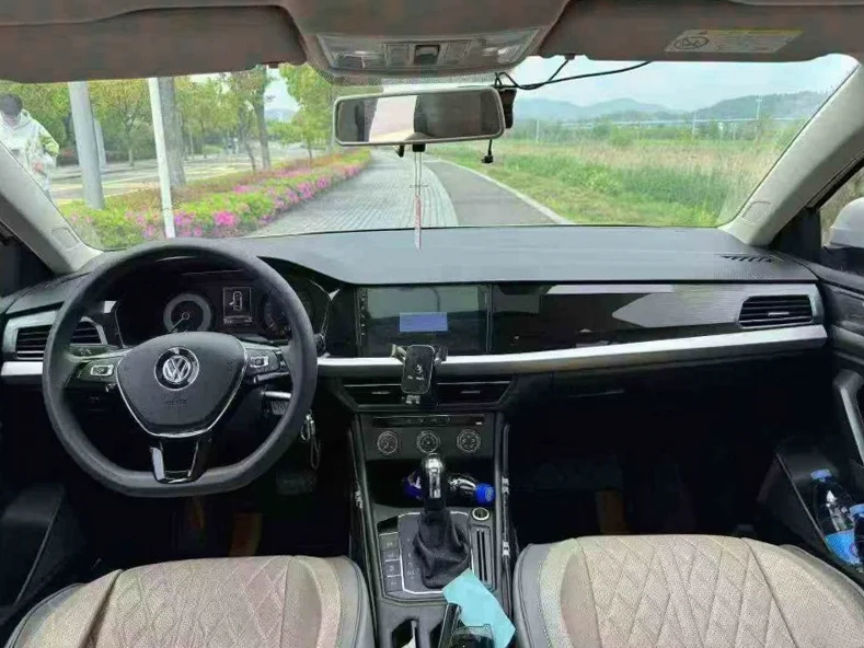 大众朗逸 后面外观三