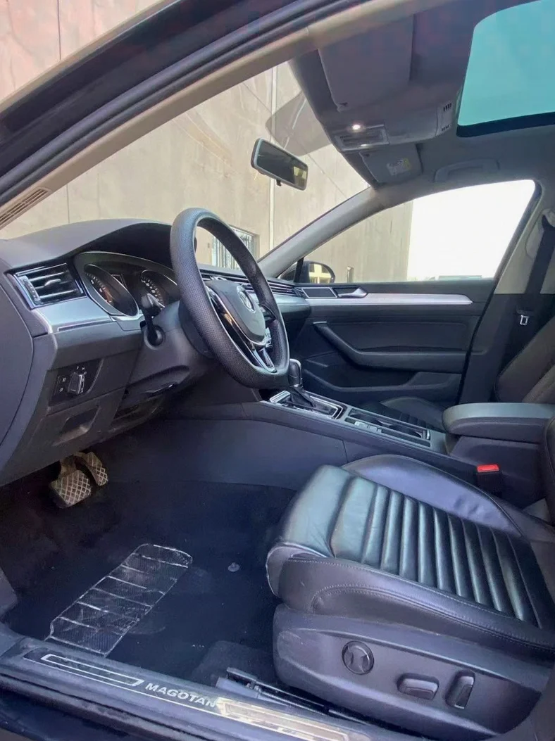 大众迈腾 后面外观一