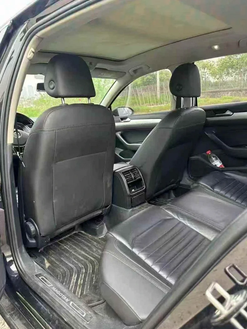 大众迈腾 后面外观三