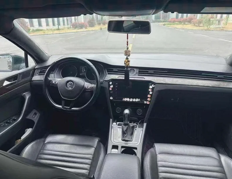 大众迈腾 后面外观一