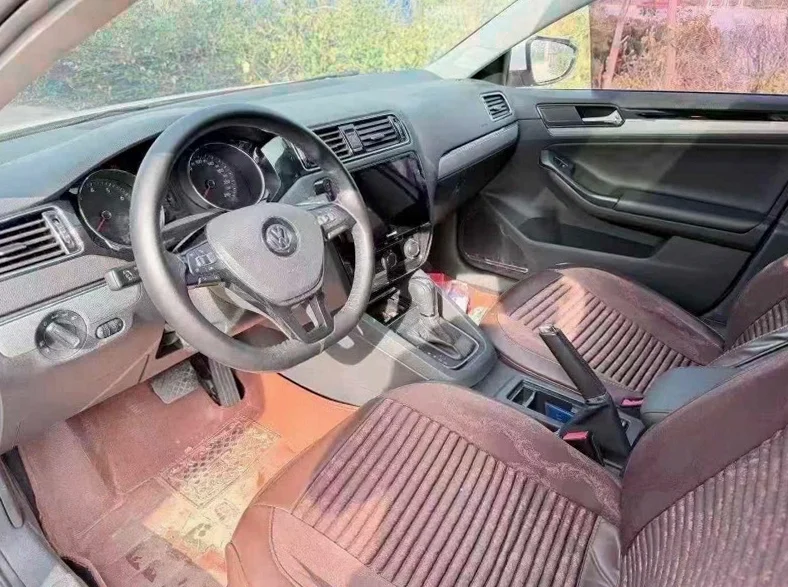 大众速腾 后面外观二