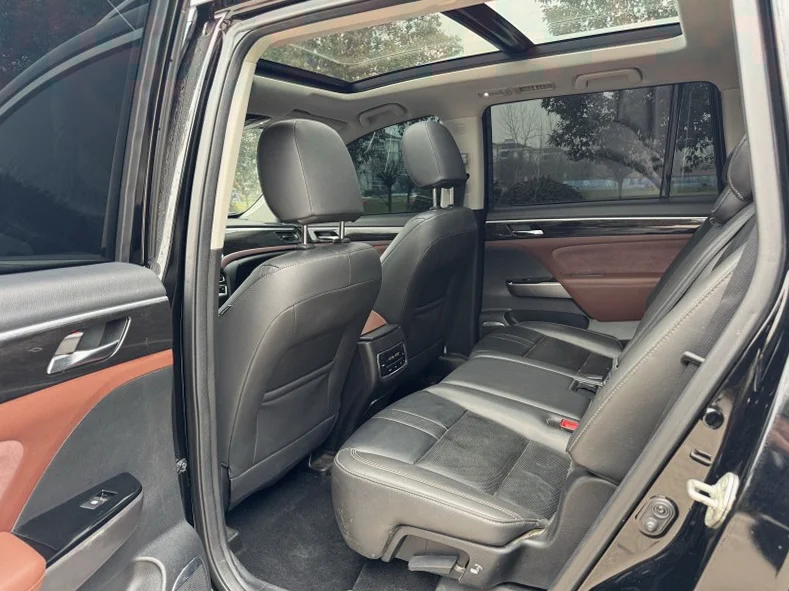 传祺GS8 内饰前排