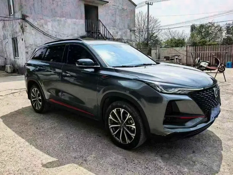 长安汽车CS75 正面外观三